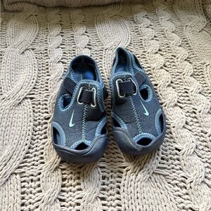 Toddler Size 7 Nike Water Shoes